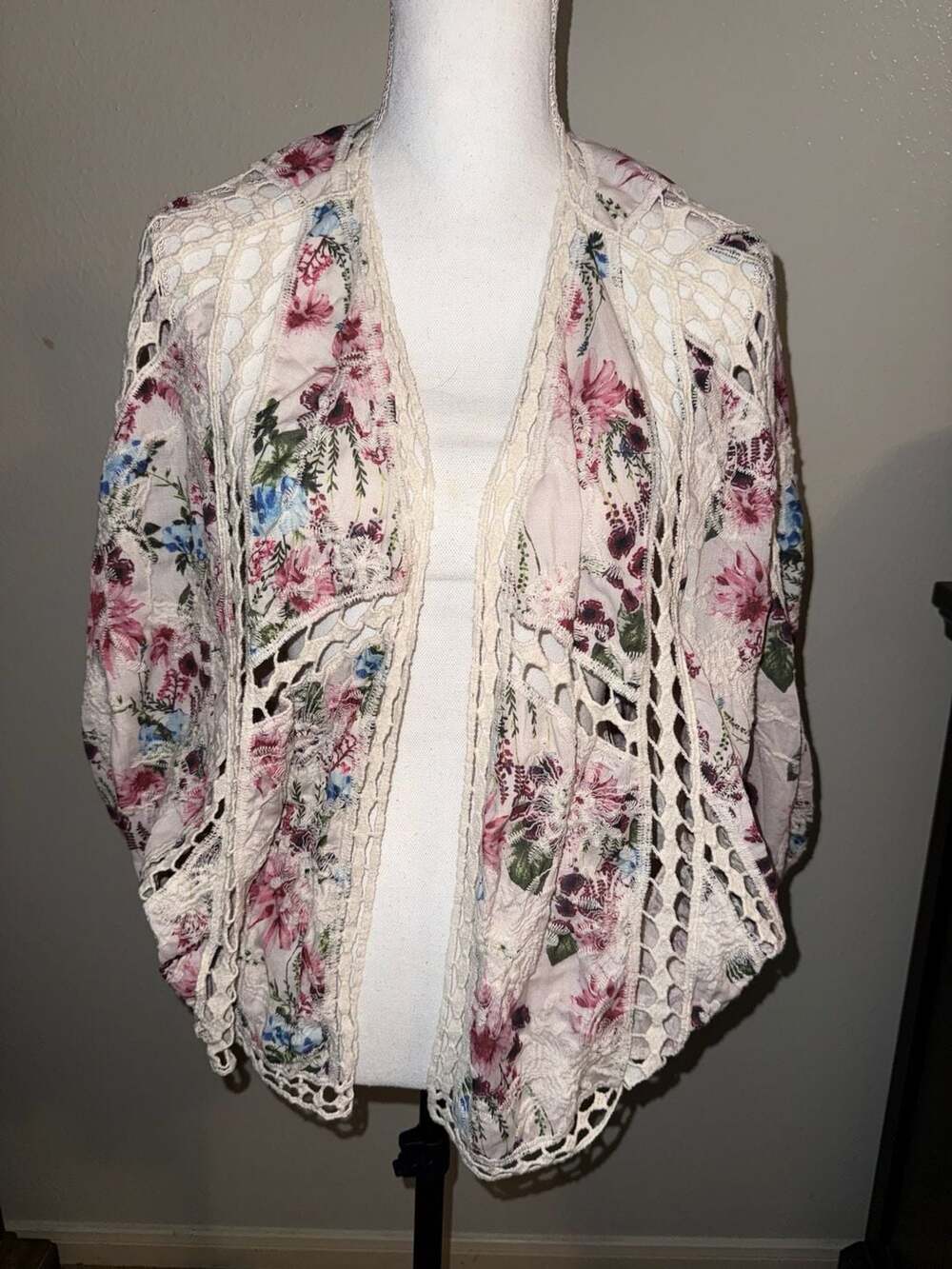 Rachel Zoe Floral Lace Kimono Cardigan Size One Size